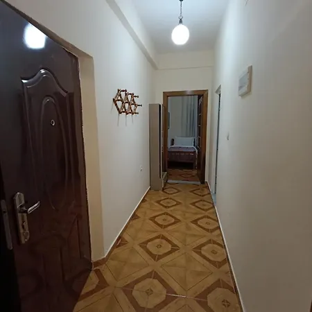 Center Park View Partment Korça