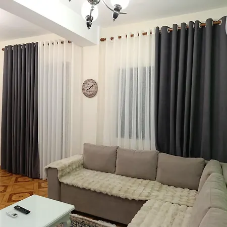 Center Park View Partment Korça